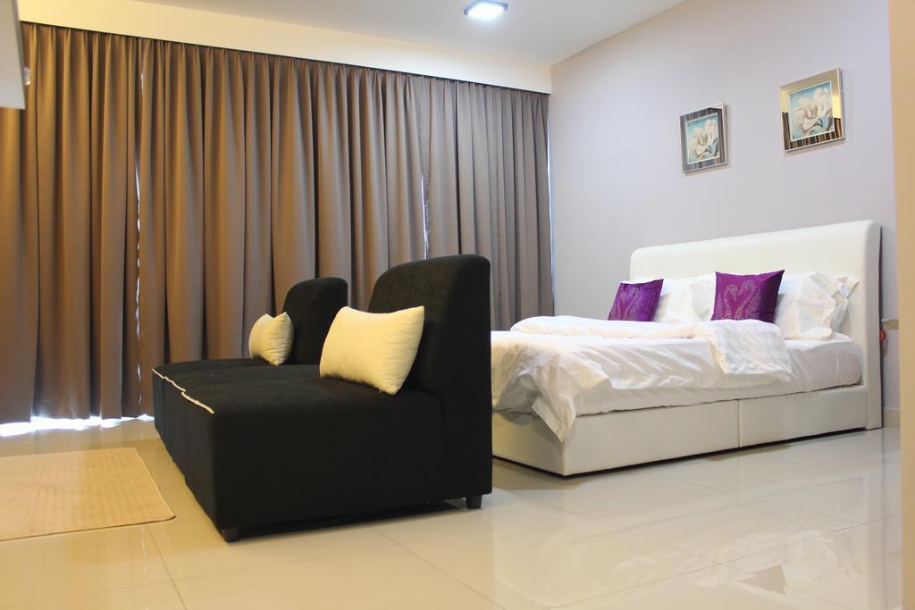 De Houz @ Setia Alam Trefoil Homestay Шах-Алам Экстерьер фото