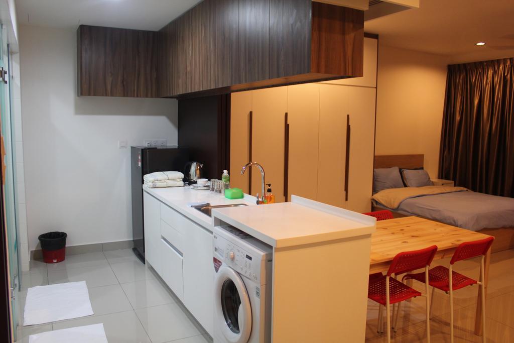 De Houz @ Setia Alam Trefoil Homestay Шах-Алам Экстерьер фото